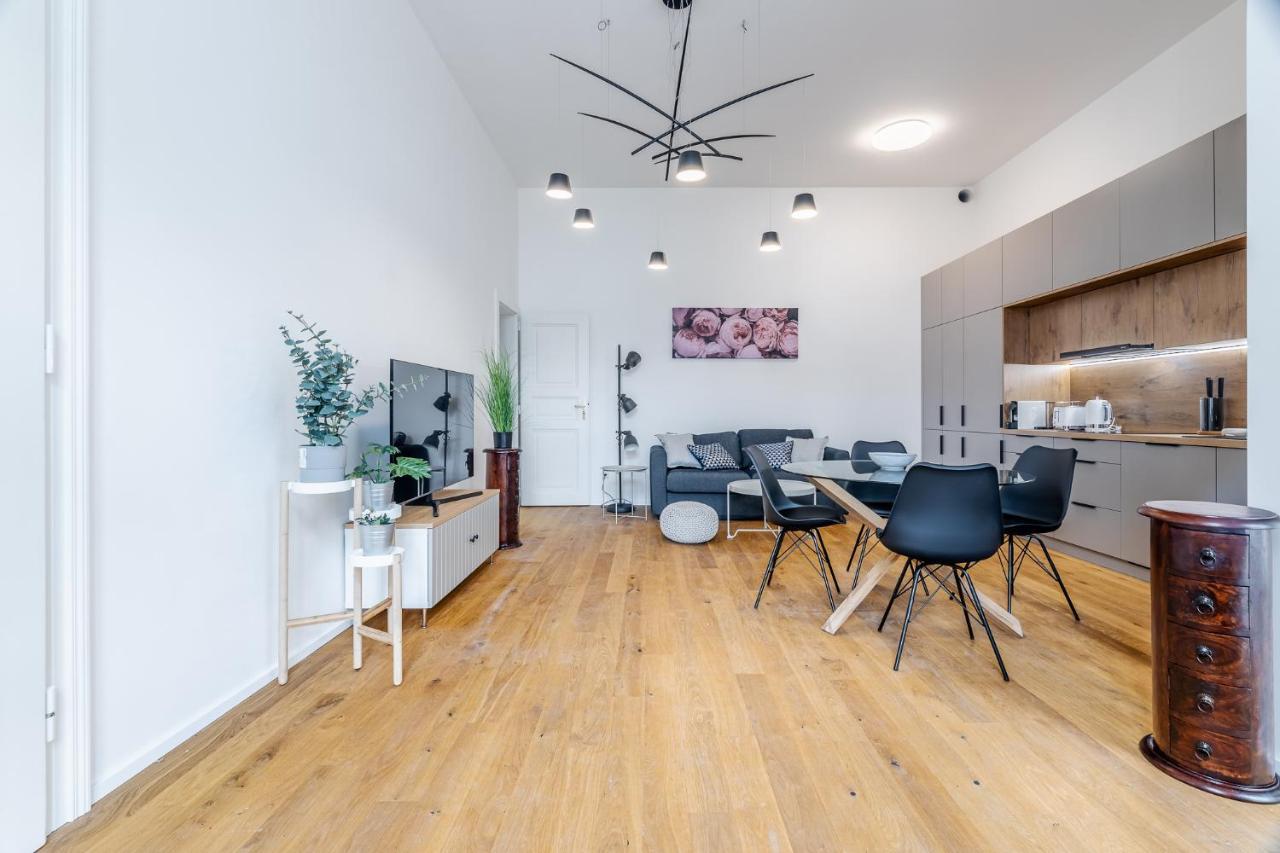 Elegant Apartments Located In The Centre Of Praag Buitenkant foto